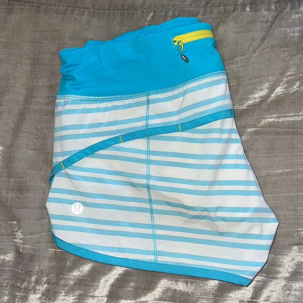 Lululemon Speed It Up Short - Size 6